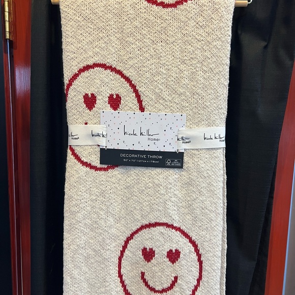 Nicole Miller Valentines Smiley Face Hearts Throw Blanket 50" X 70" NWT - Picture 2 of 5